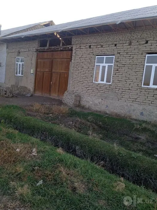 12 sotixliy uy sotiladi yoki krartira bo‘lsa kilishiladi