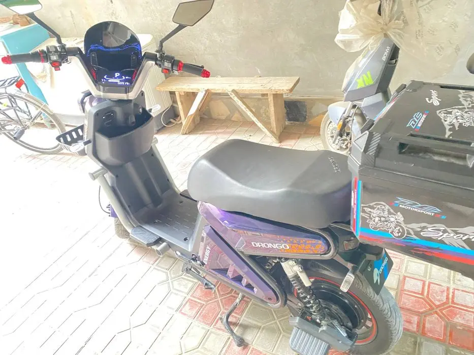 Prodam novi Elektro bike skuter koneshno ejeno ochen malo pochti novi