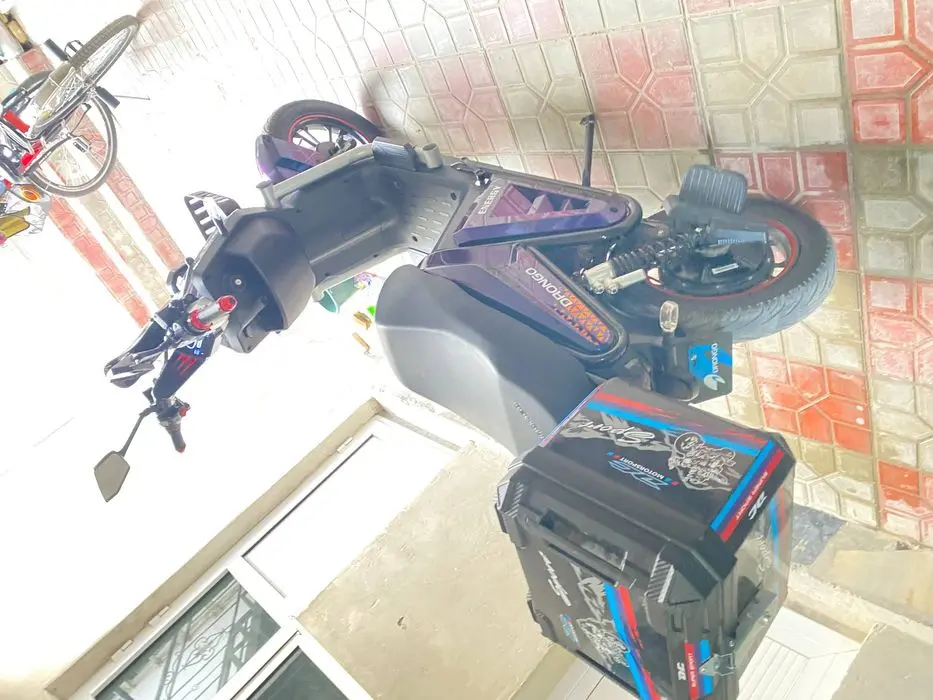 Prodam novi Elektro bike skuter koneshno ejeno ochen malo pochti novi