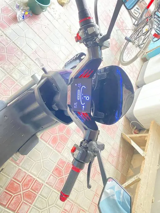 Prodam novi Elektro bike skuter koneshno ejeno ochen malo pochti novi