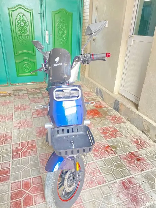 Prodam novi Elektro bike skuter koneshno ejeno ochen malo pochti novi