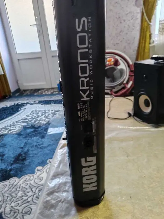 Korg Kronos 1 61talik  Holati Ideal