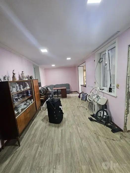 Продаётся в Мрабадском районе улица Нукусская 2.5 сот Дом.