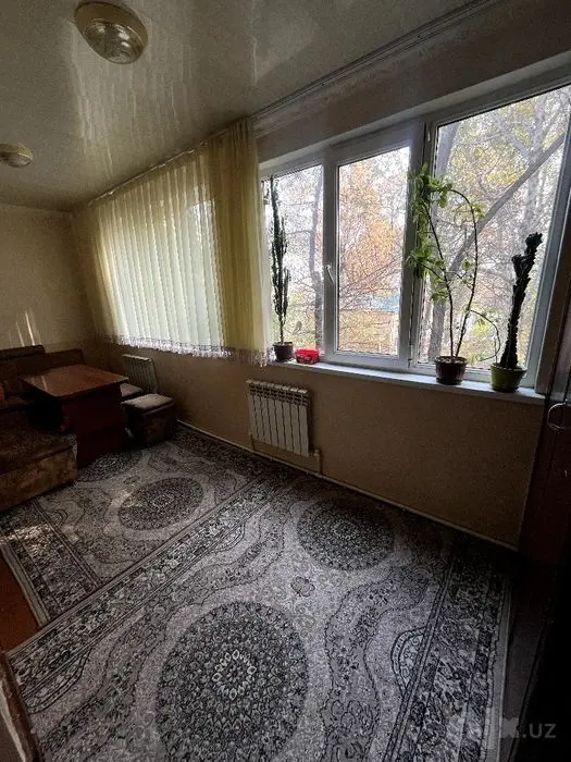 3-х комнатная в центре Чирчика