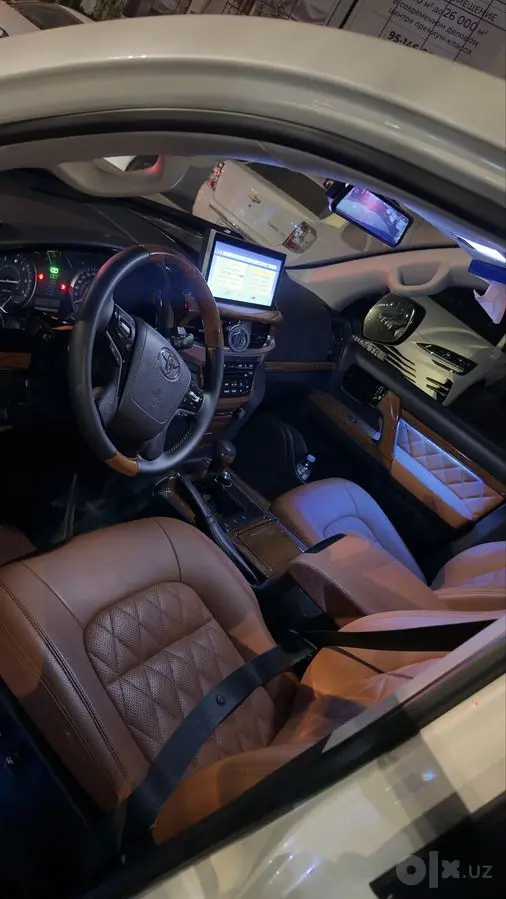 Toyota land cruzer 200