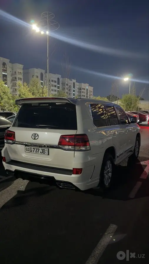 Toyota land cruzer 200