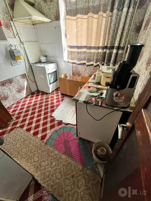4 каватли домнинг 1 каватида 2 хонали квартира ижарага берилади
