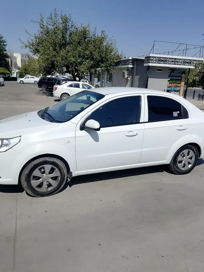 Nexia 3 sotiladi pulini tez kelishamiz