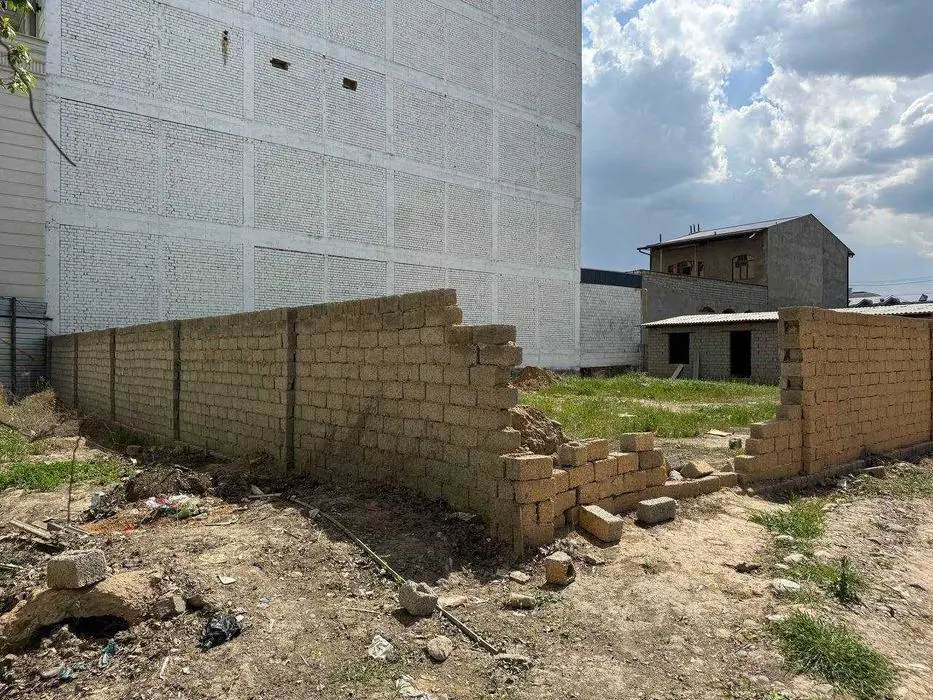 Срочно продается земля под застройку коммерческого помещения