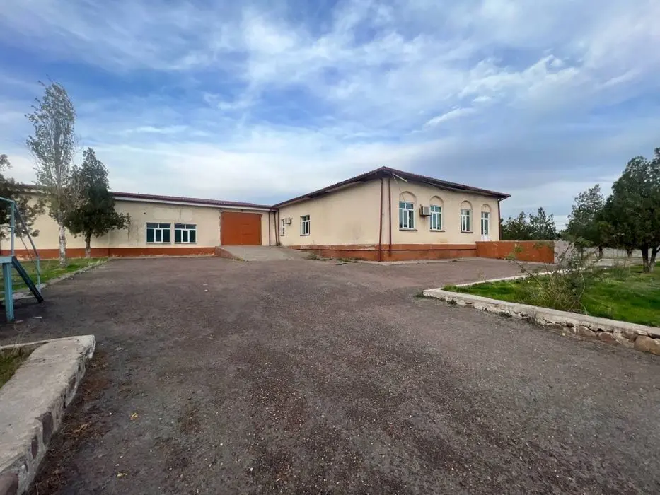 Производственная территория на продажу в Ангрене