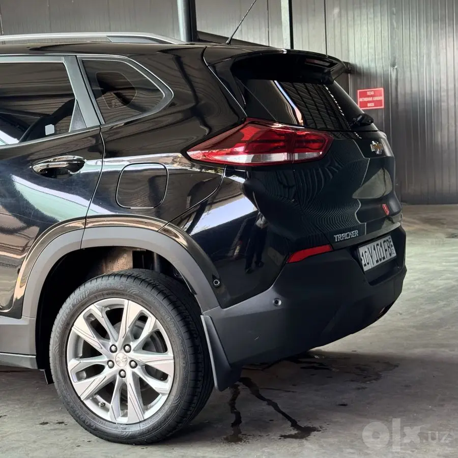 Tracker LTZ 2023 Qora Toza