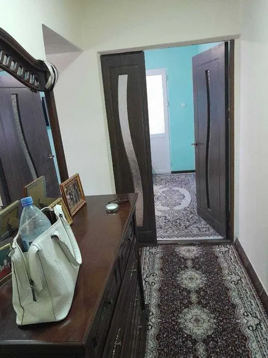 СРОЧНО !! Продается квартира в Яшнабаде 1/1/4 ( 40 кв/м ) Авиасозлар 2