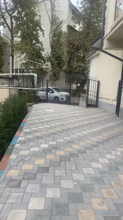Аренда отдельно стоящее здание 900 м2  Бадамзар (ТЛ)