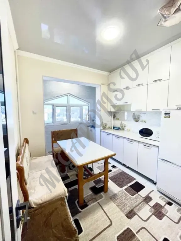 Продаётся квартира 2/8/9 на Дружбе Народов