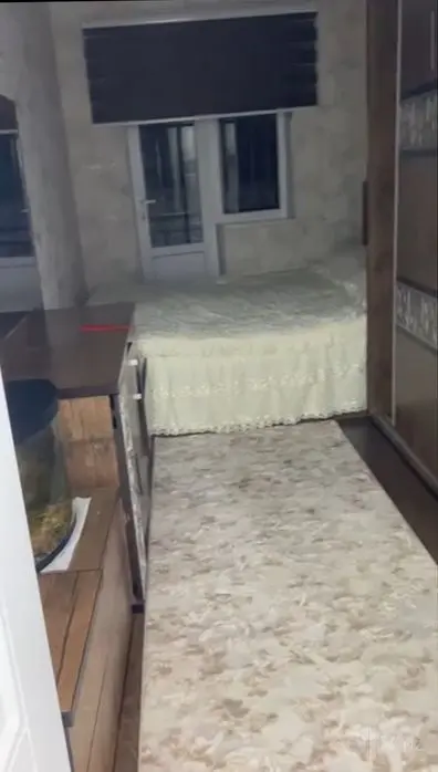 Уй сотилади ! Корасуа массиви 3 хонали 65 кв,м 6 этаж 7 этажли дом