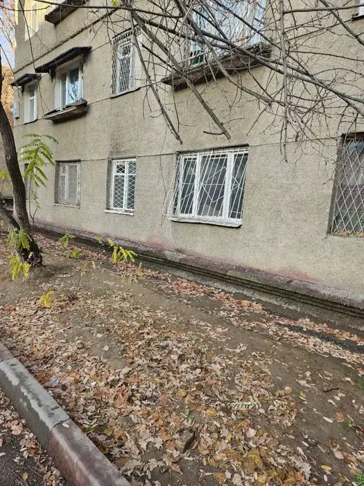 Бунедкор стадион / квартира под офис 1 линия вдоль дороги
