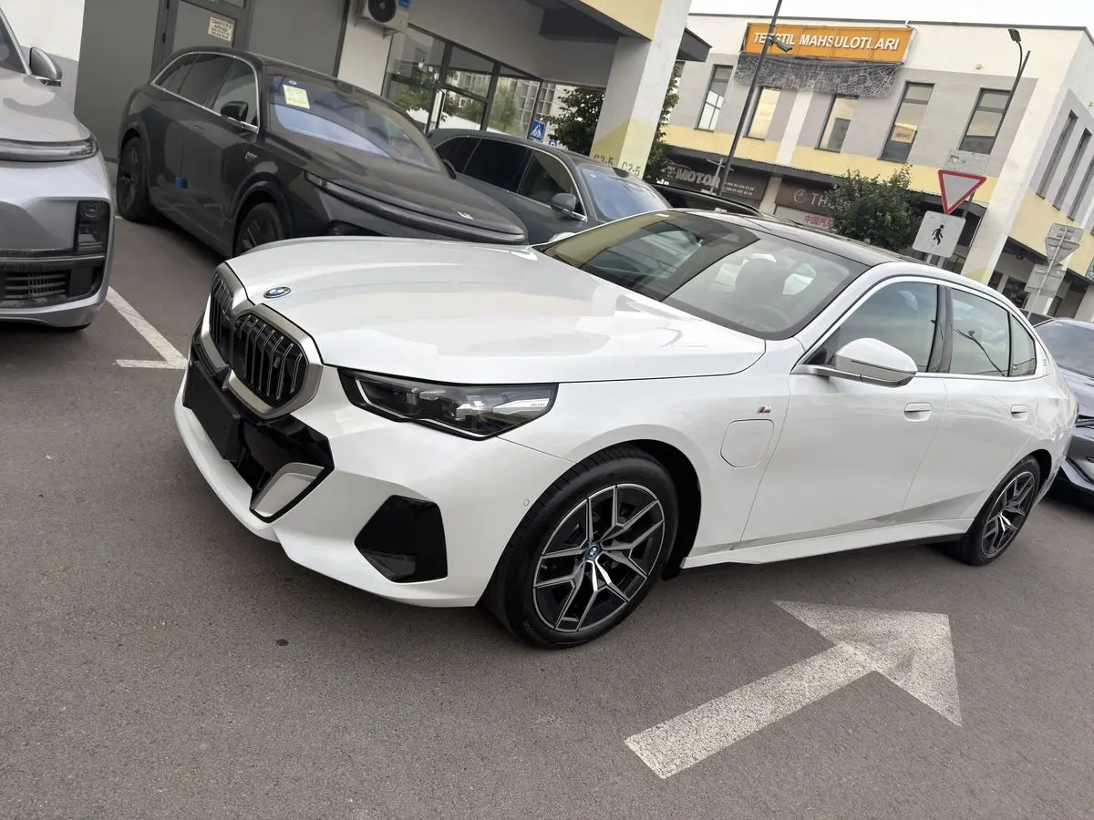 BMW i5 40L M-Sport 2025 yil