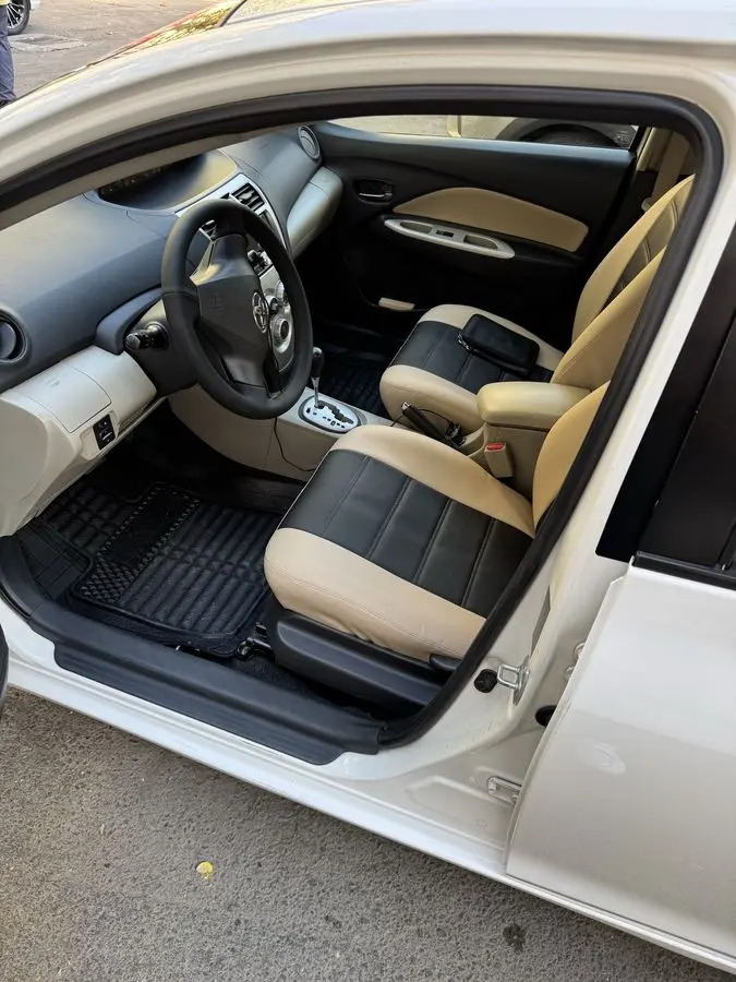 Продается Toyota Yaris 2007 Автомат