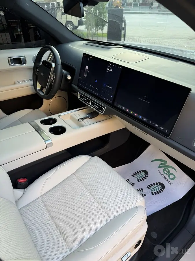 Lixiang L6 Фулл Позится