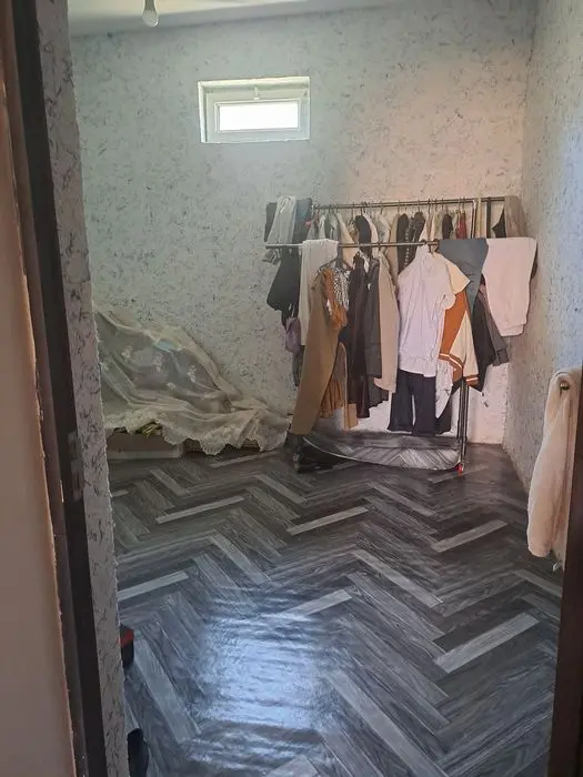 Фуд сити бозор ёнида уй