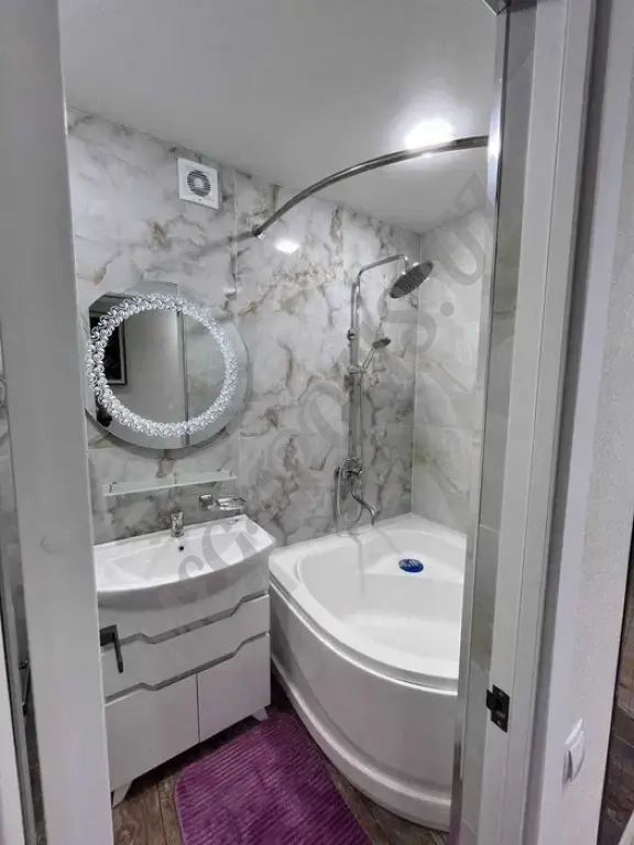 2х комнатная квартира переделанная в 3шку. 1 минута от метро Новза