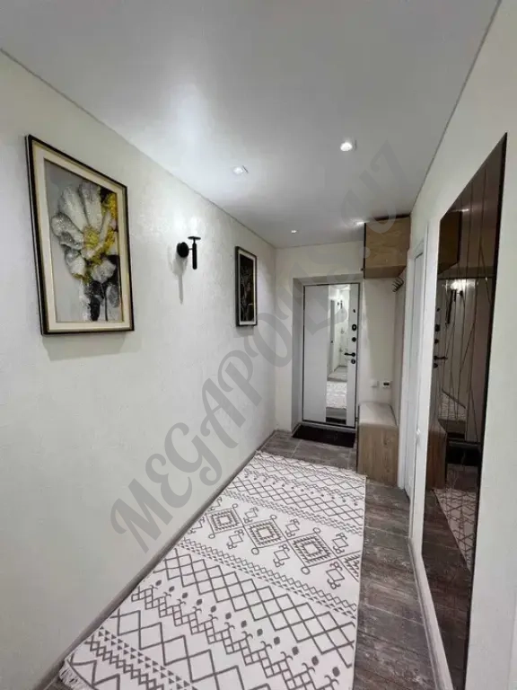 2х комнатная квартира переделанная в 3шку. 1 минута от метро Новза