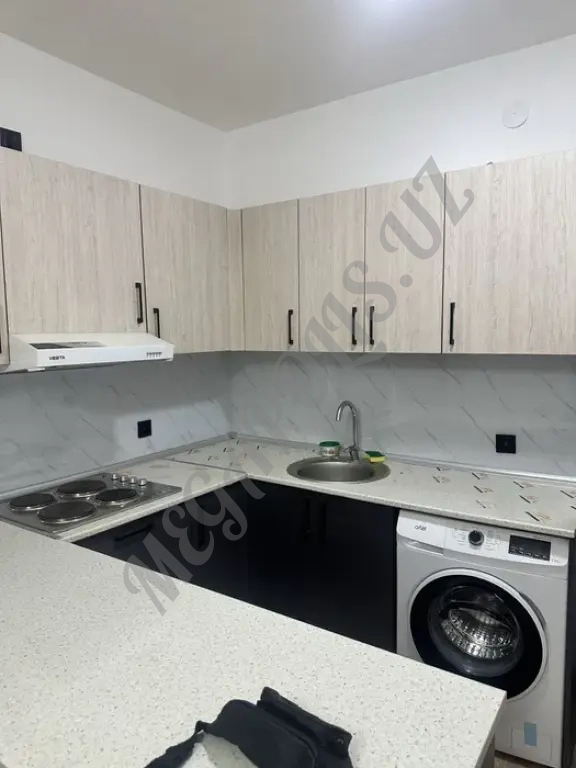 СРОЧНО Продается своя студия 28м2 . Ул. Махтумкули , ЖК Бешчинор