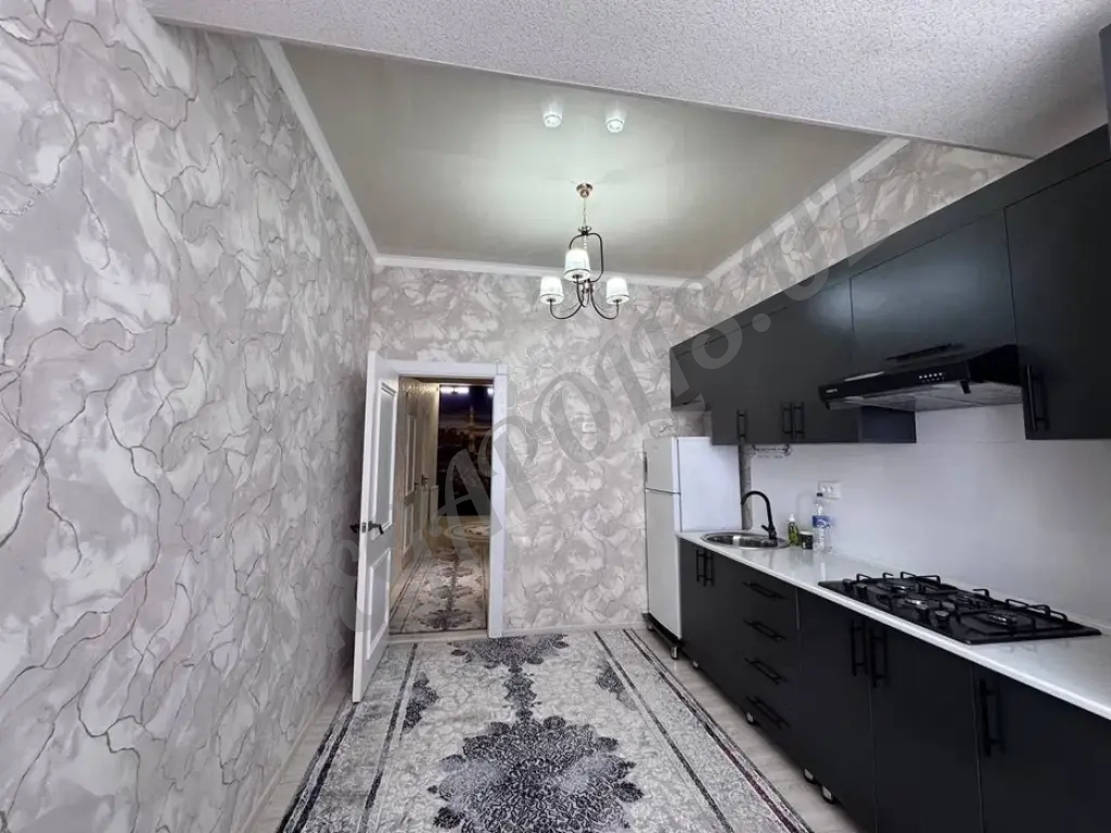 2 xonali kvartira sotiladi