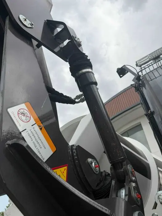 Carmix  Кармикс Бетономешалка, Миксер 4 куб  бетон Наличии,