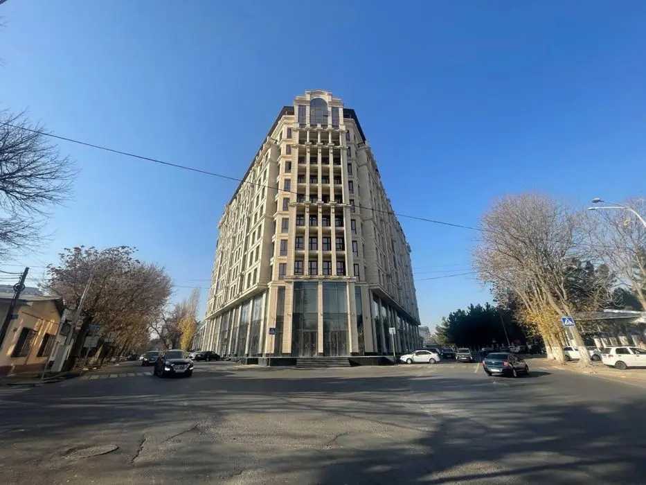 Продается 3-комнатная квартира в жк “WISTON” ор-р Ниезбек Йули центр!