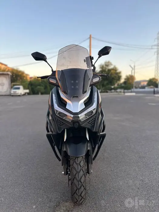Skuter benzinli V Max doʻkonga sotuvga keldi