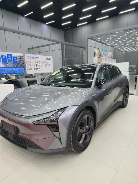 Jiu Yue Robocar sotiladi 2×4