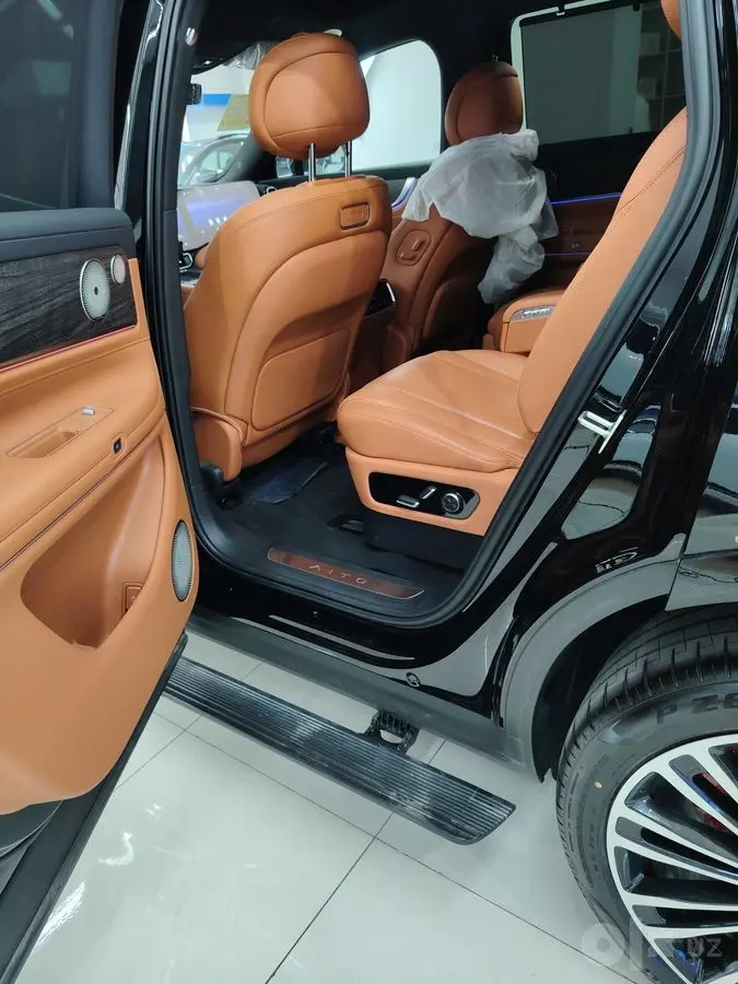 AITO M9 HYBRID 2025FP 235km