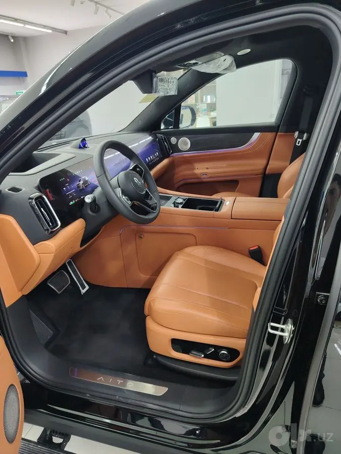 AITO M9 HYBRID 2025FP 235km