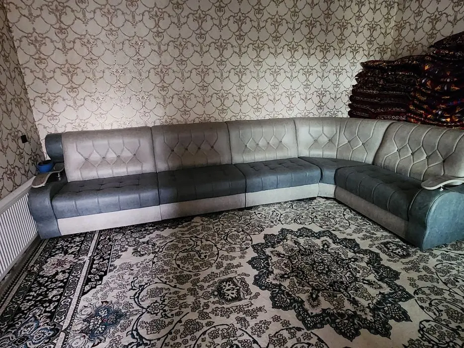 Ugalok divan xolati yangidek oldida oppoq xoni bor
