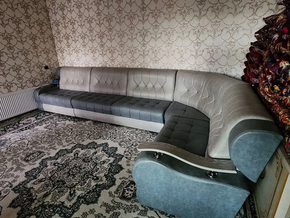 Ugalok divan xolati yangidek oldida oppoq xoni bor