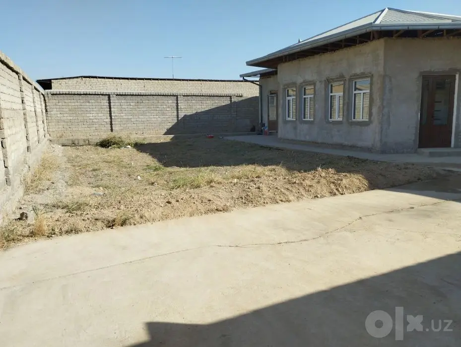 Srochna qirq ariq mahallada hovli sotiladi uglavoyda joylawgan
