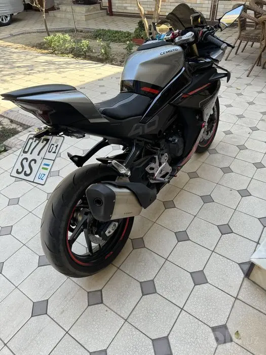 CF  Moto  450 SR.