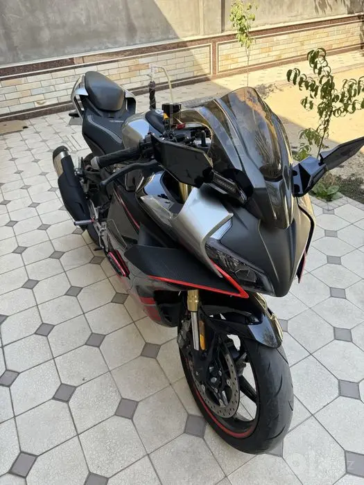 CF  Moto  450 SR.