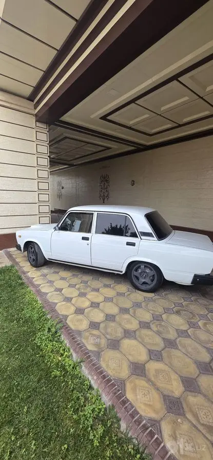 Vaz 2107 sotladi