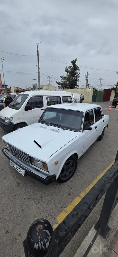 Vaz 2107 sotladi