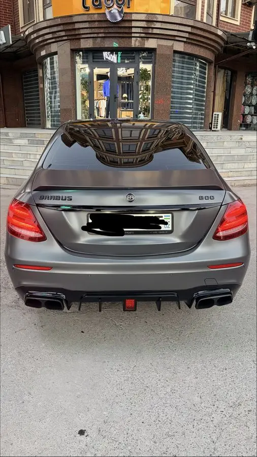 Mercedes benz AMG W213 E63s