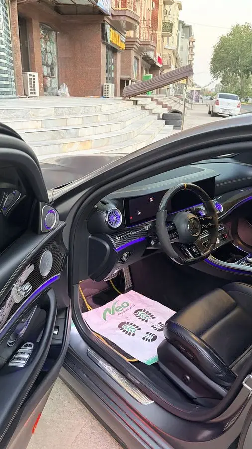 Mercedes benz AMG W213 E63s