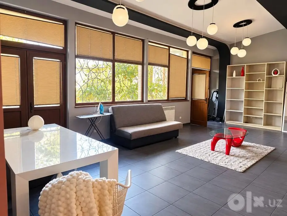 Сдаётся 2-комн Луначарское ш., 150 м²