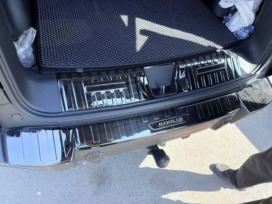 Накладки на пороги задней двери багажника Haval Dargo