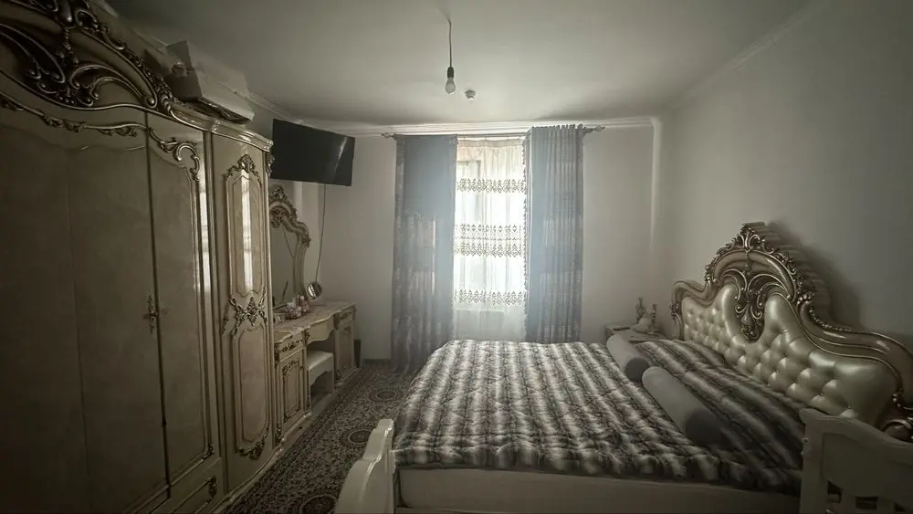 Olmos mahalla yashnobod 3 honali kvartira srochno sotiladi