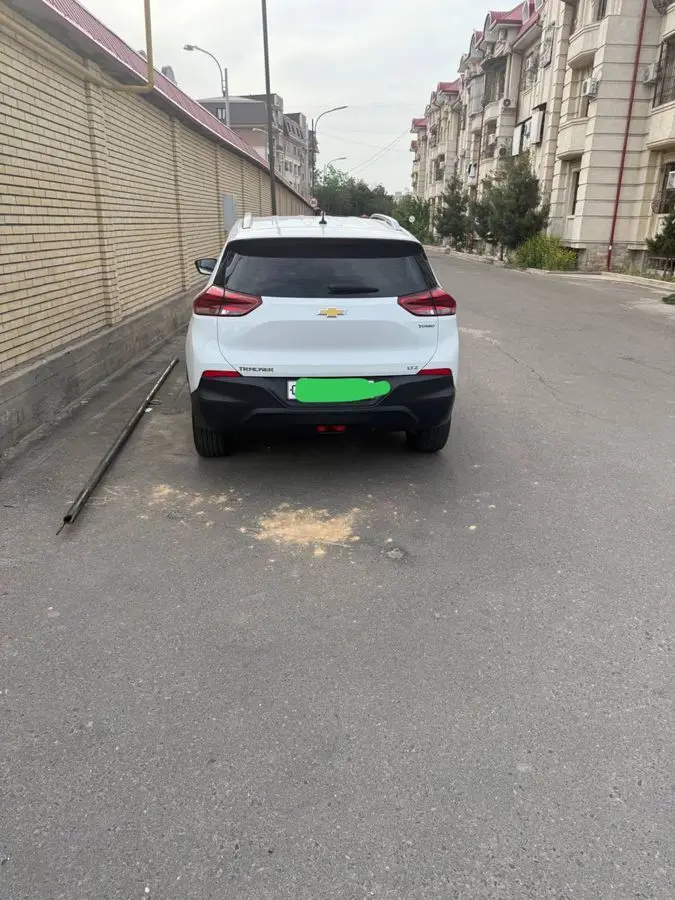 Трекер 2 LTZ oq rang 2022 yil 43000 probeg kraska toza