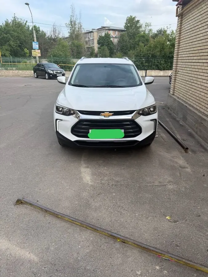 Трекер 2 LTZ oq rang 2022 yil 43000 probeg kraska toza