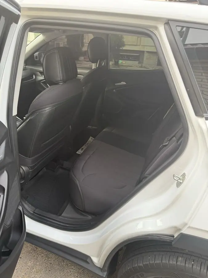 Трекер 2 LTZ oq rang 2022 yil 43000 probeg kraska toza