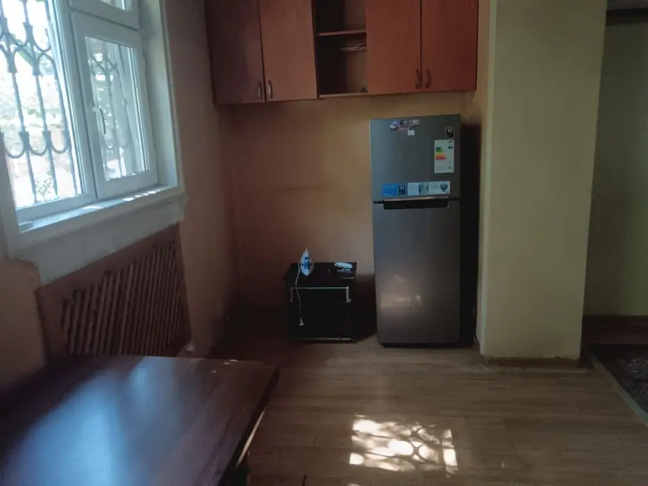 Kvartira bor 3 kishi olinadi